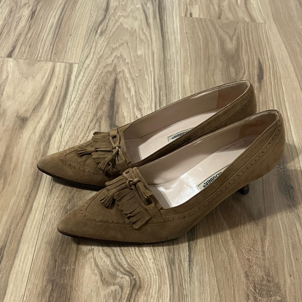 Manolo Blahnik Sude kiltie kittten heels sz 36.5 l 6